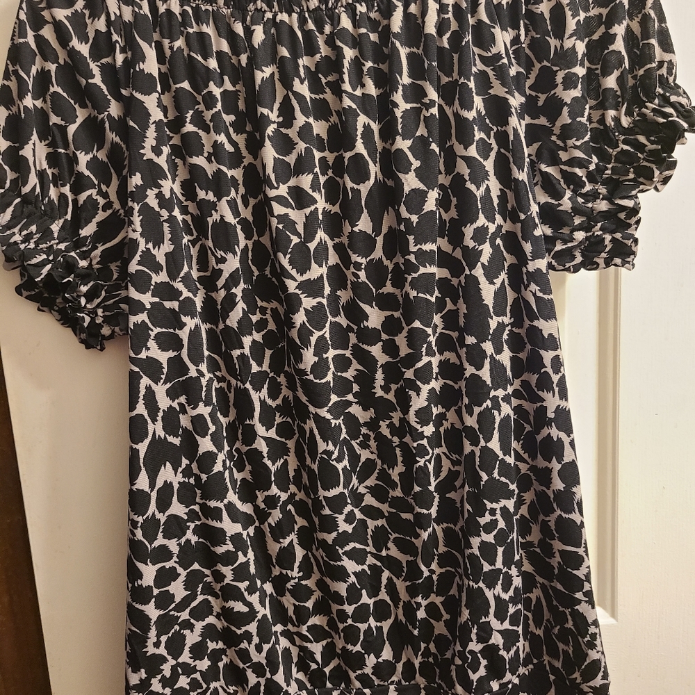 Top - Picture 2 of 3